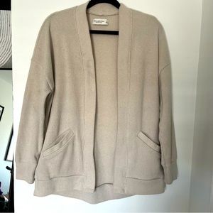 ABERCROMBIE • cozy af open cardigan